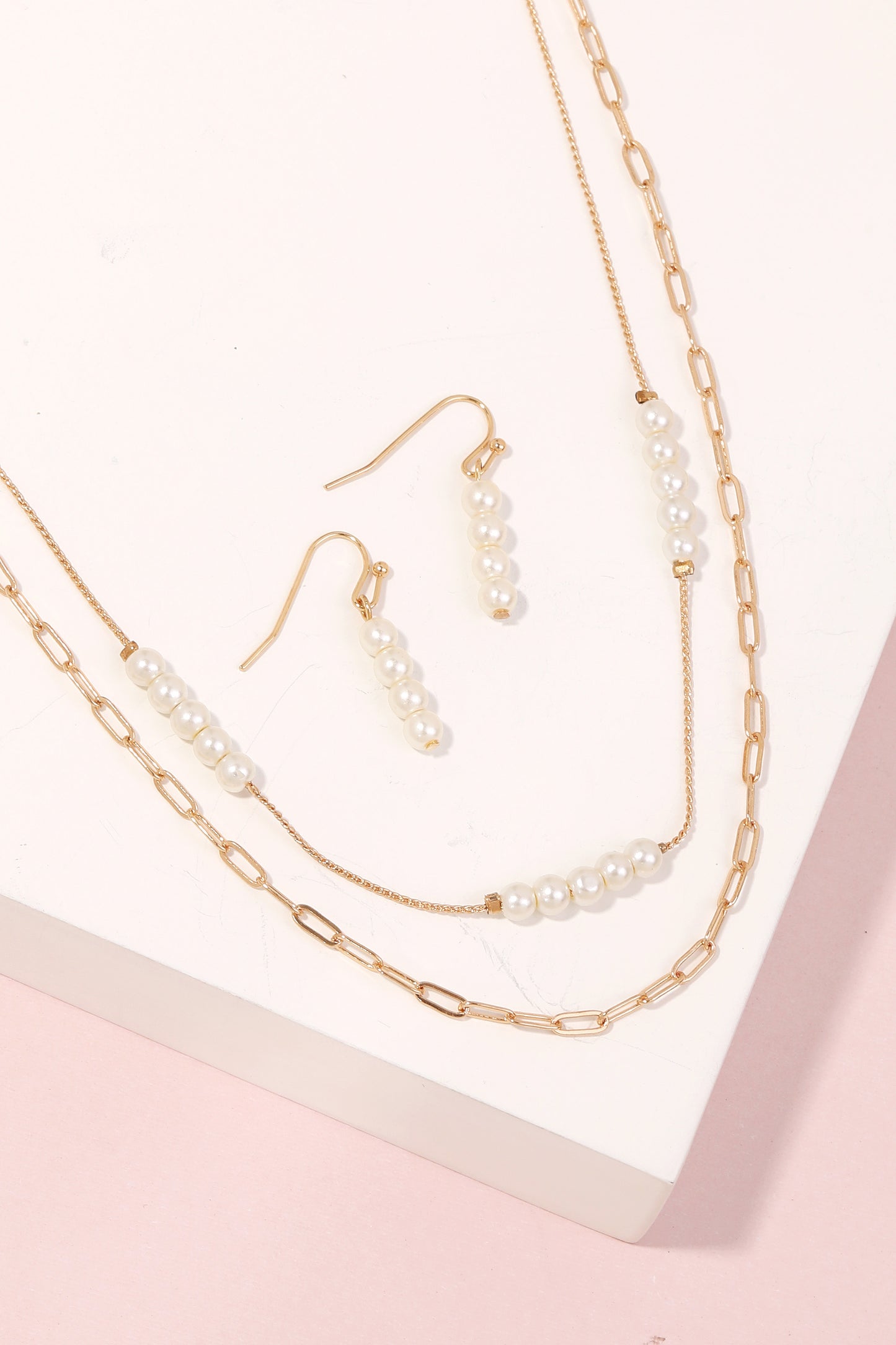Elegant Pearl Necklace and Earrings