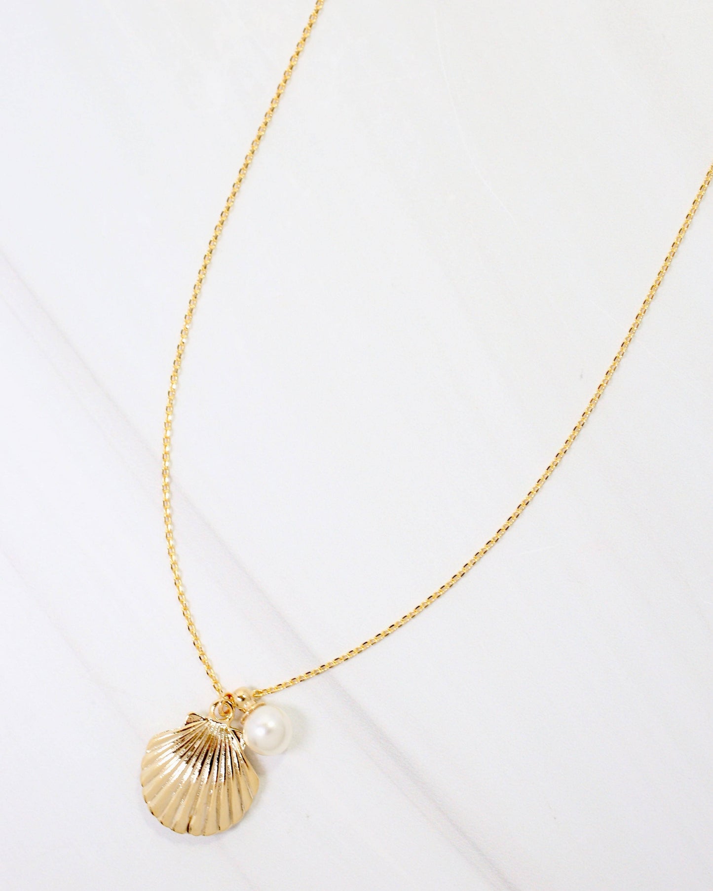 Shell with Pearl Necklace-Gold