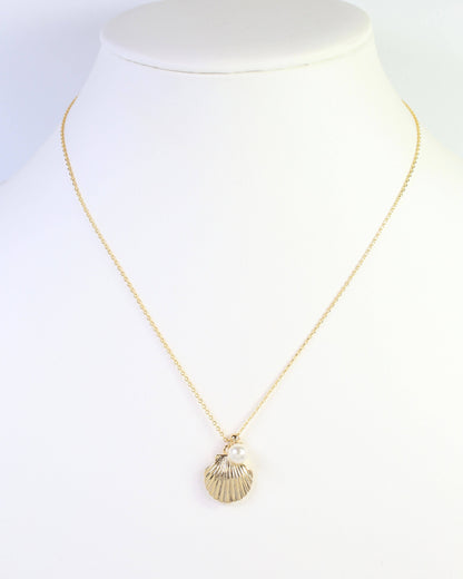 Shell with Pearl Necklace-Gold
