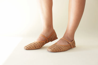 Harper Woven Flat
