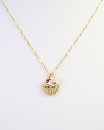 Shell with Pearl Necklace-Gold