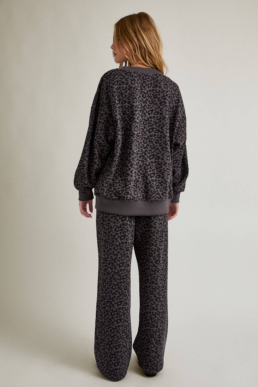 Charcoal Leopard Sweatset