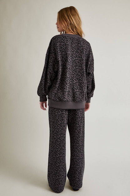 Charcoal Leopard Sweatset